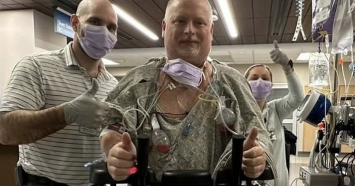 Man Third in U.S. to Regain Voice with Larynx Transplant(01)